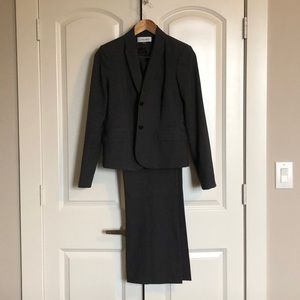 LIKE NEW Calvin Klein Women’s Pantsuit